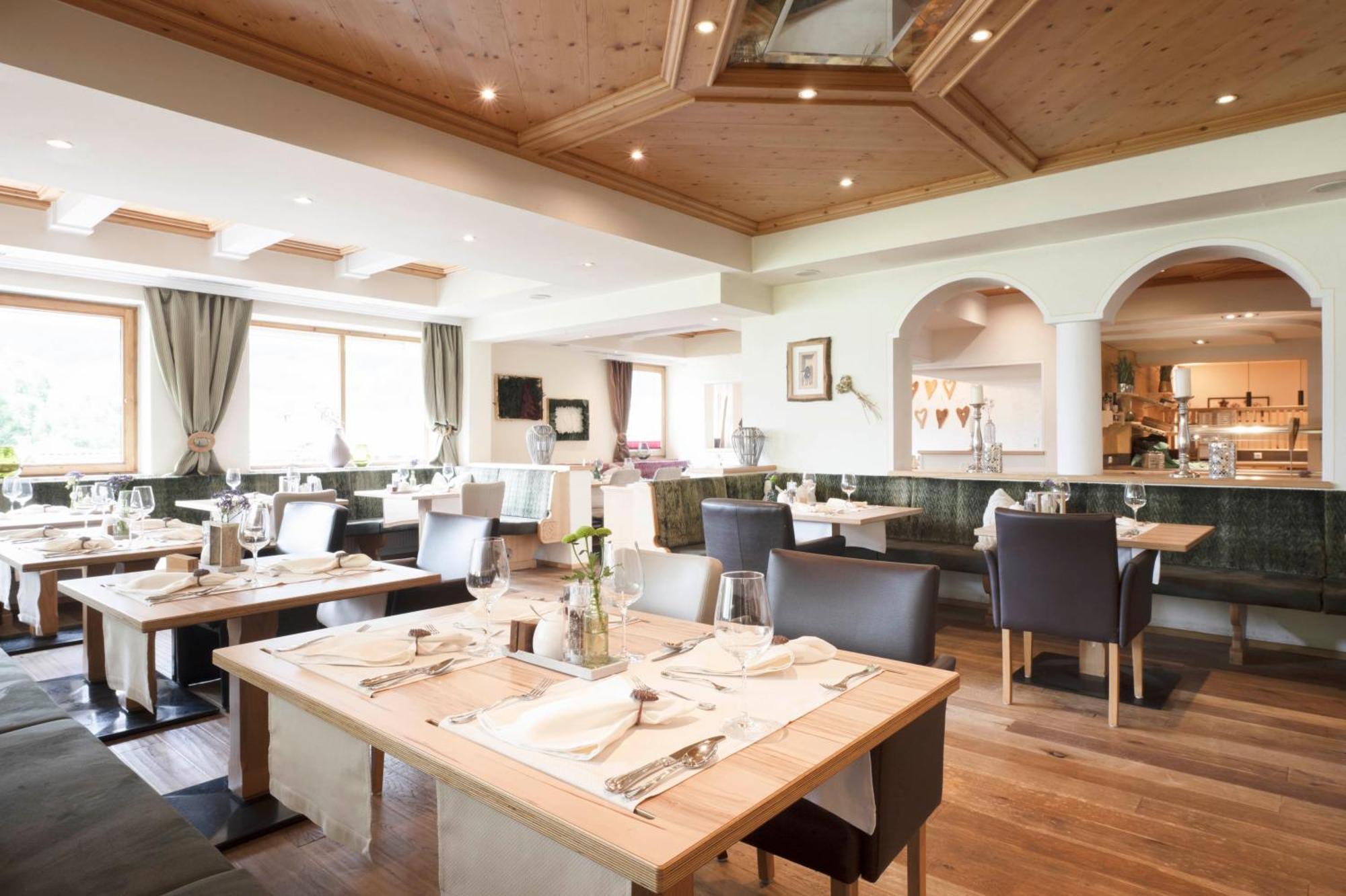 Lifestylepanoramahotel Erika Superior 施图拜河谷新施蒂夫特 外观 照片