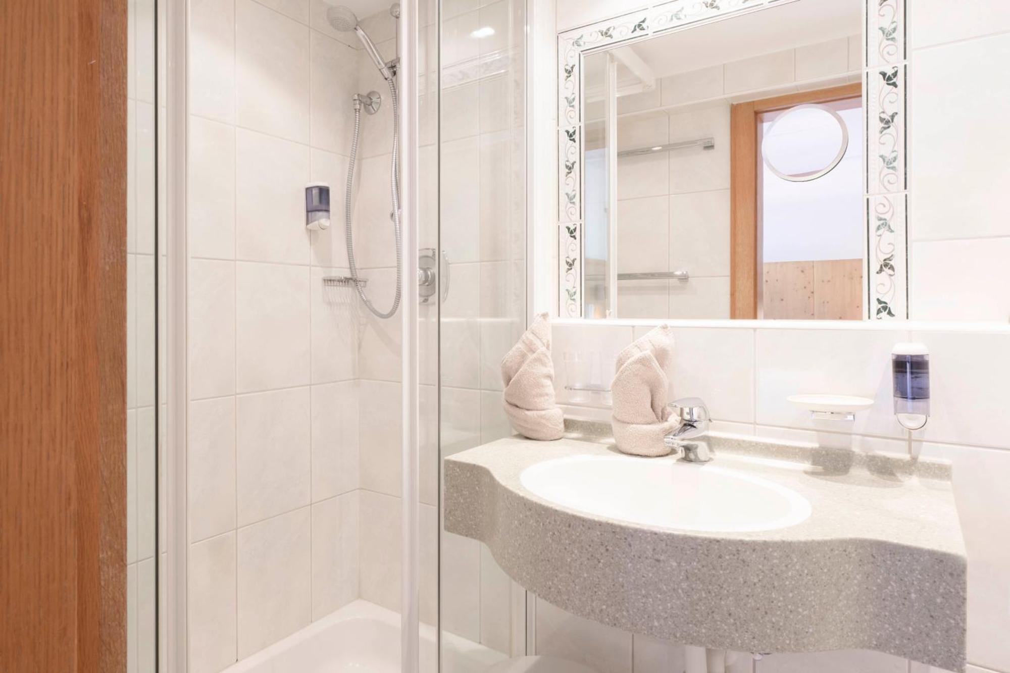Lifestylepanoramahotel Erika Superior 施图拜河谷新施蒂夫特 外观 照片
