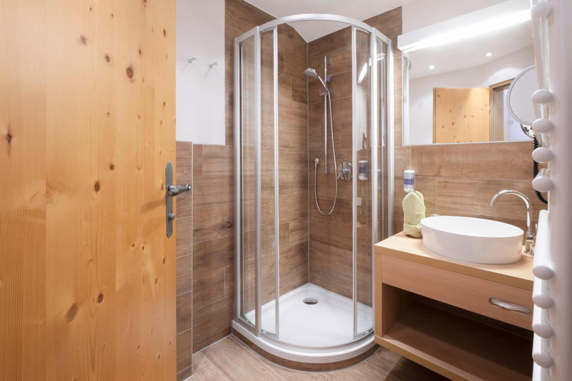 Lifestylepanoramahotel Erika Superior 施图拜河谷新施蒂夫特 外观 照片