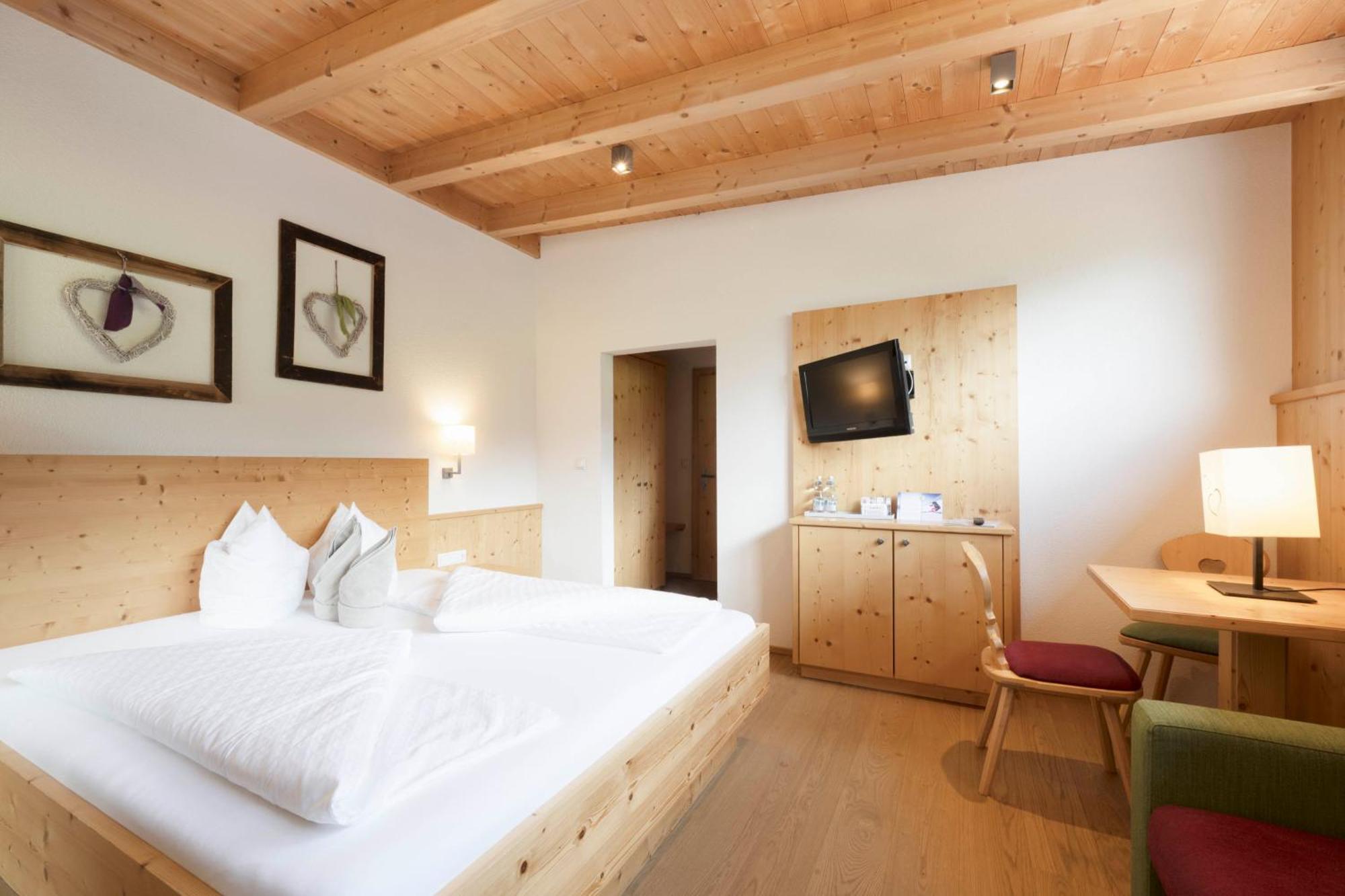Lifestylepanoramahotel Erika Superior 施图拜河谷新施蒂夫特 外观 照片