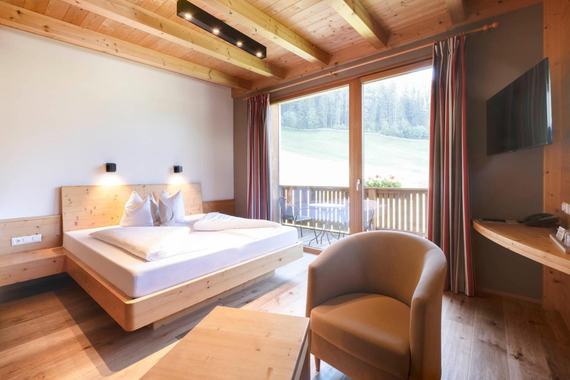 Lifestylepanoramahotel Erika Superior 施图拜河谷新施蒂夫特 外观 照片